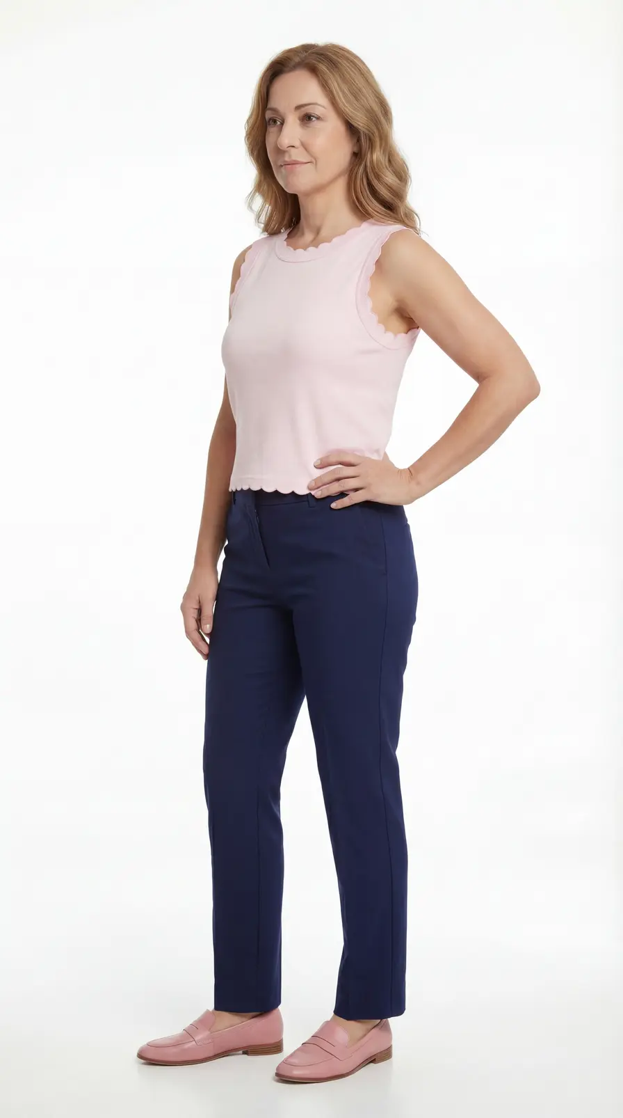 Top sin mangas rosa con ribete festoneado — Front View Mid Body Detail Zoom