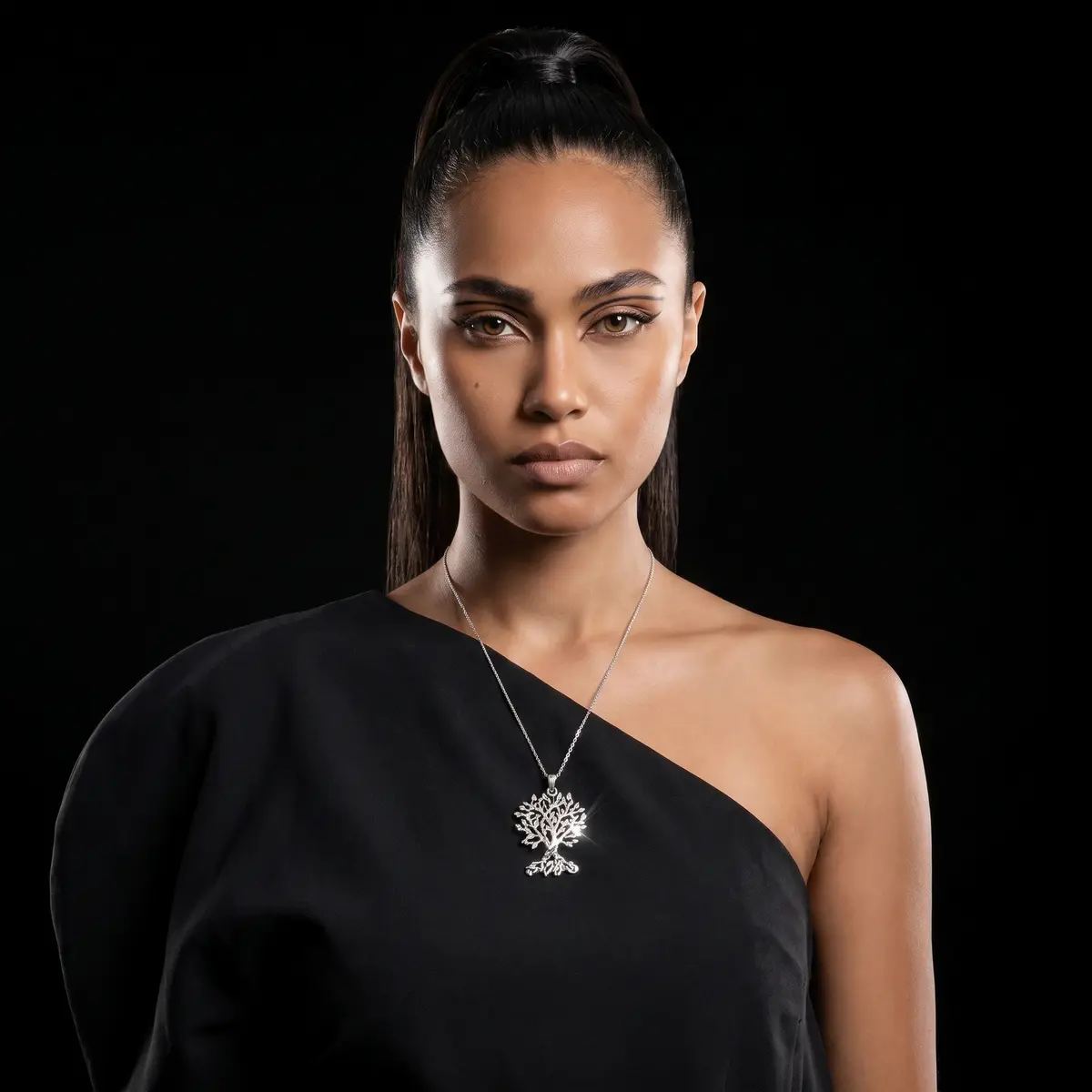 Detail Front Neck Necklace