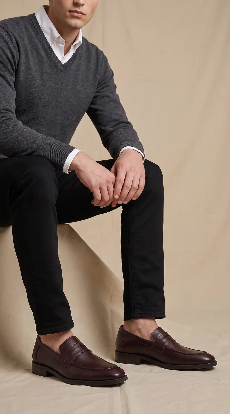 Detail Footwear Seated Crouch