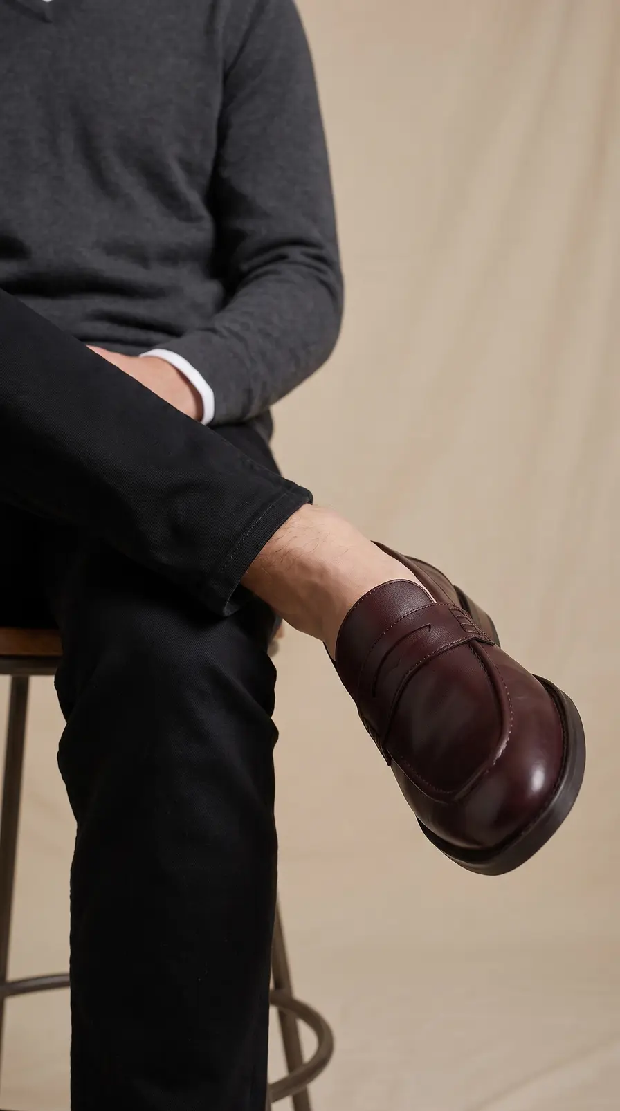 Mocasines Penny de Cuero Marrón — Detail Footwear Legs Up Product