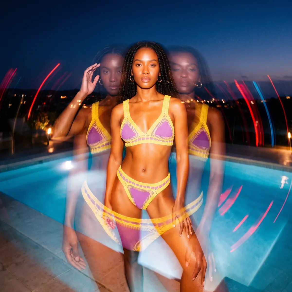 Bikini morado con ribete de ganchillo amarillo