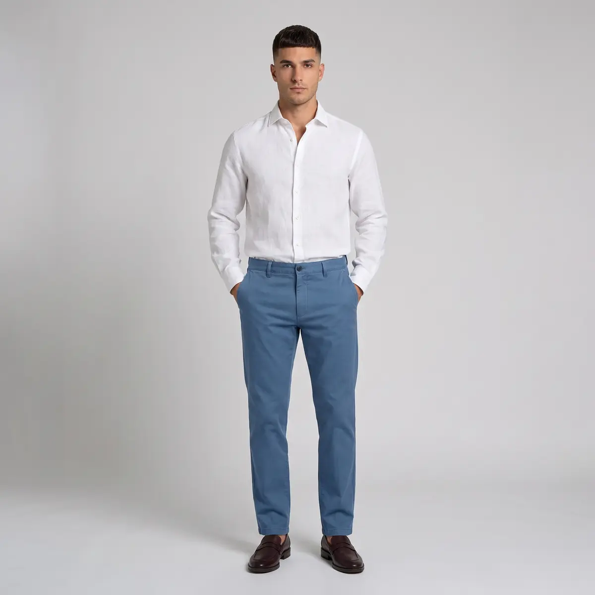 Pantalones chinos azules de pierna recta